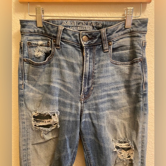 American Eagle Vintage Hi-Rise Slim Distressed Jeans - Picture 3 of 6